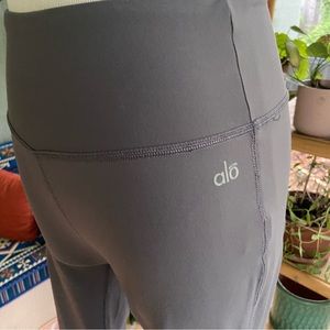 Grey Alo yoga leggings with button detail XS